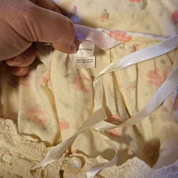 Victorias Secret Flannel Cotton Floral Nightgown L - Picture 4 of 4